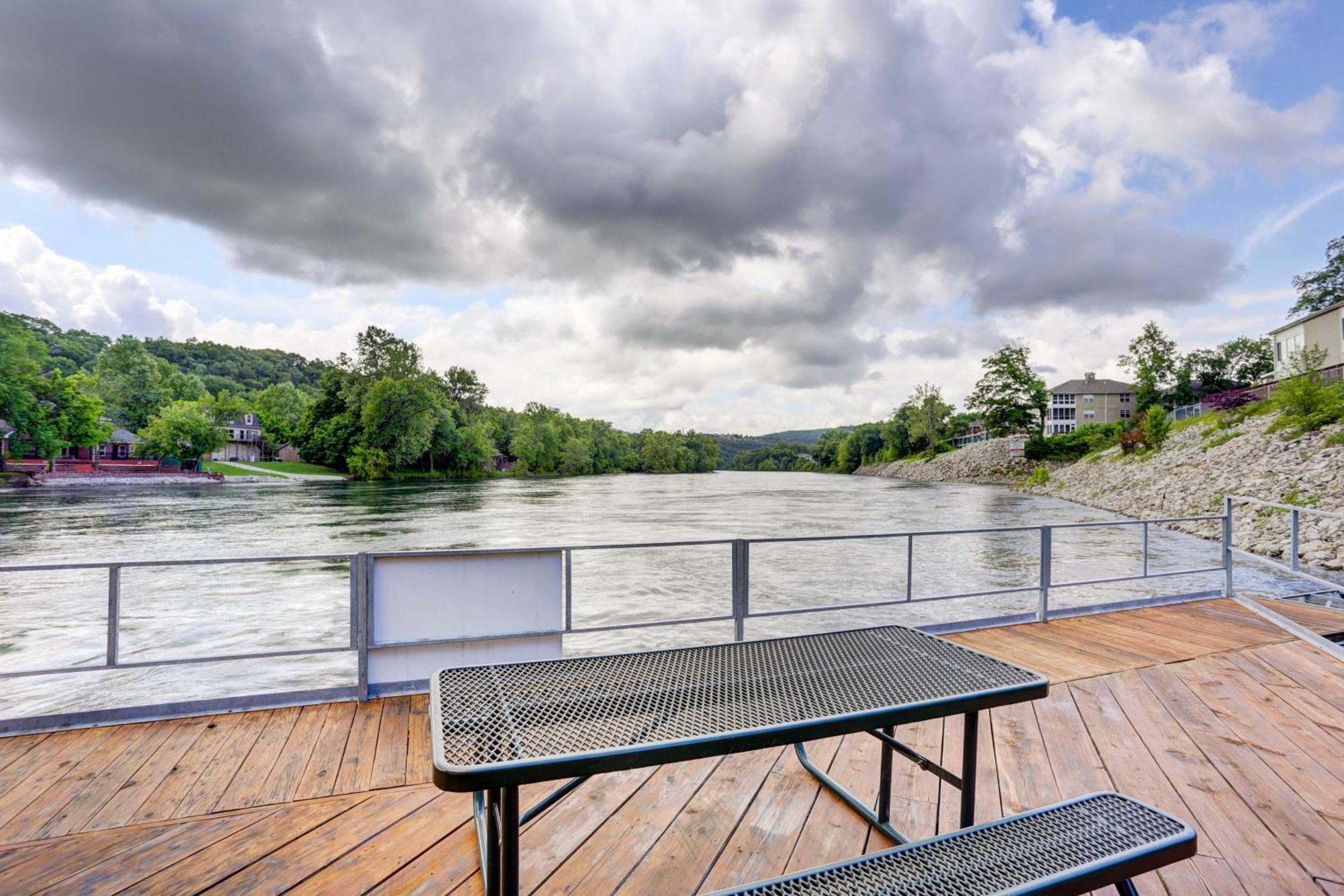 Updated Lake Taneycomo Condo With Screened Porch! Branson Eksteriør billede