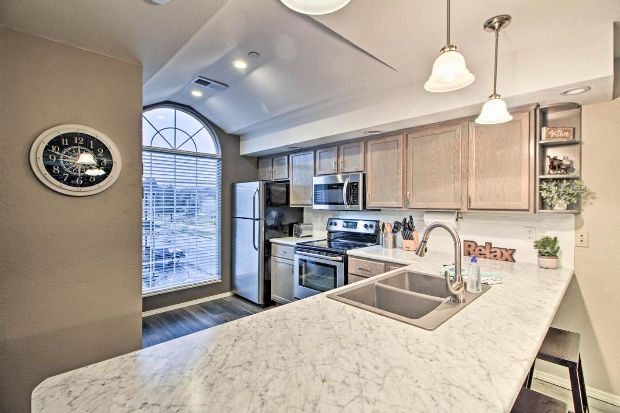 Updated Lake Taneycomo Condo With Screened Porch! Branson Eksteriør billede