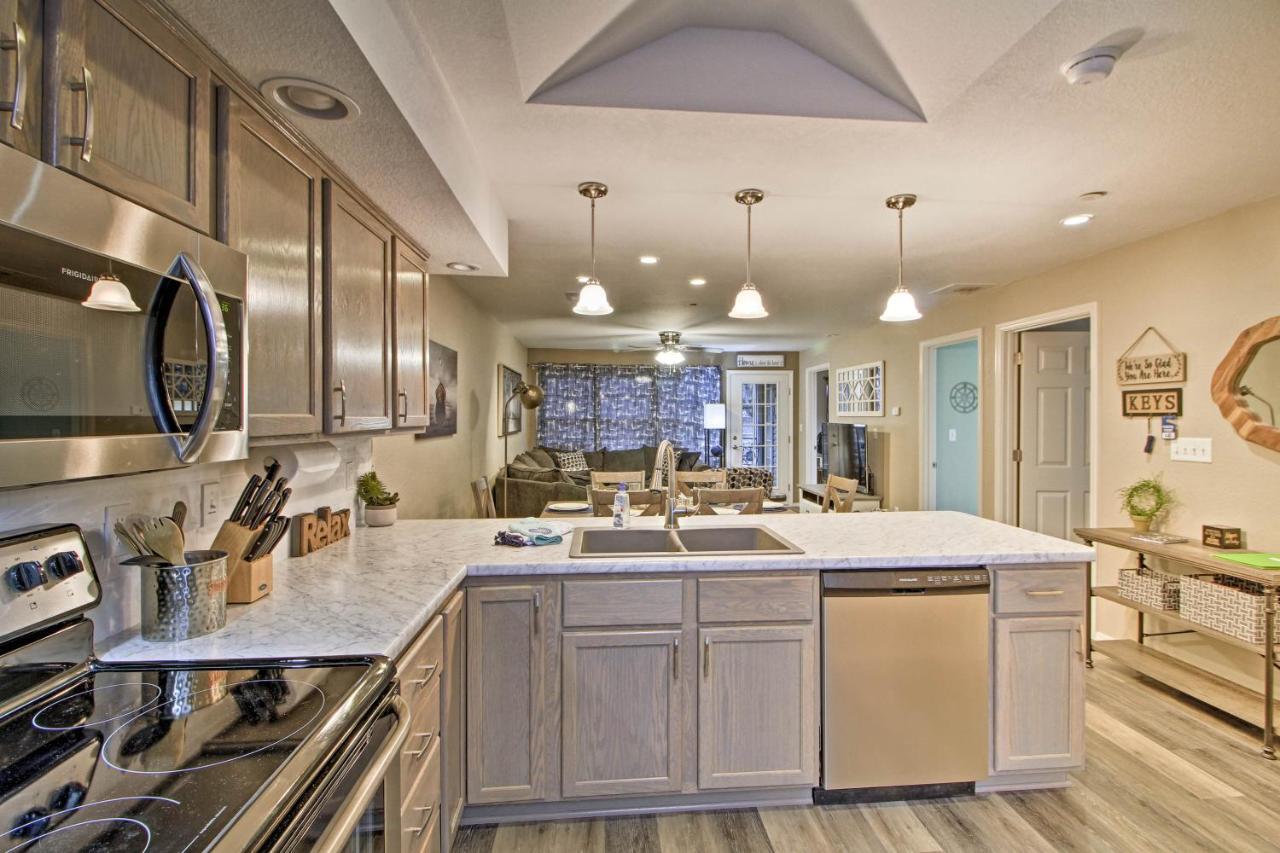 Updated Lake Taneycomo Condo With Screened Porch! Branson Eksteriør billede